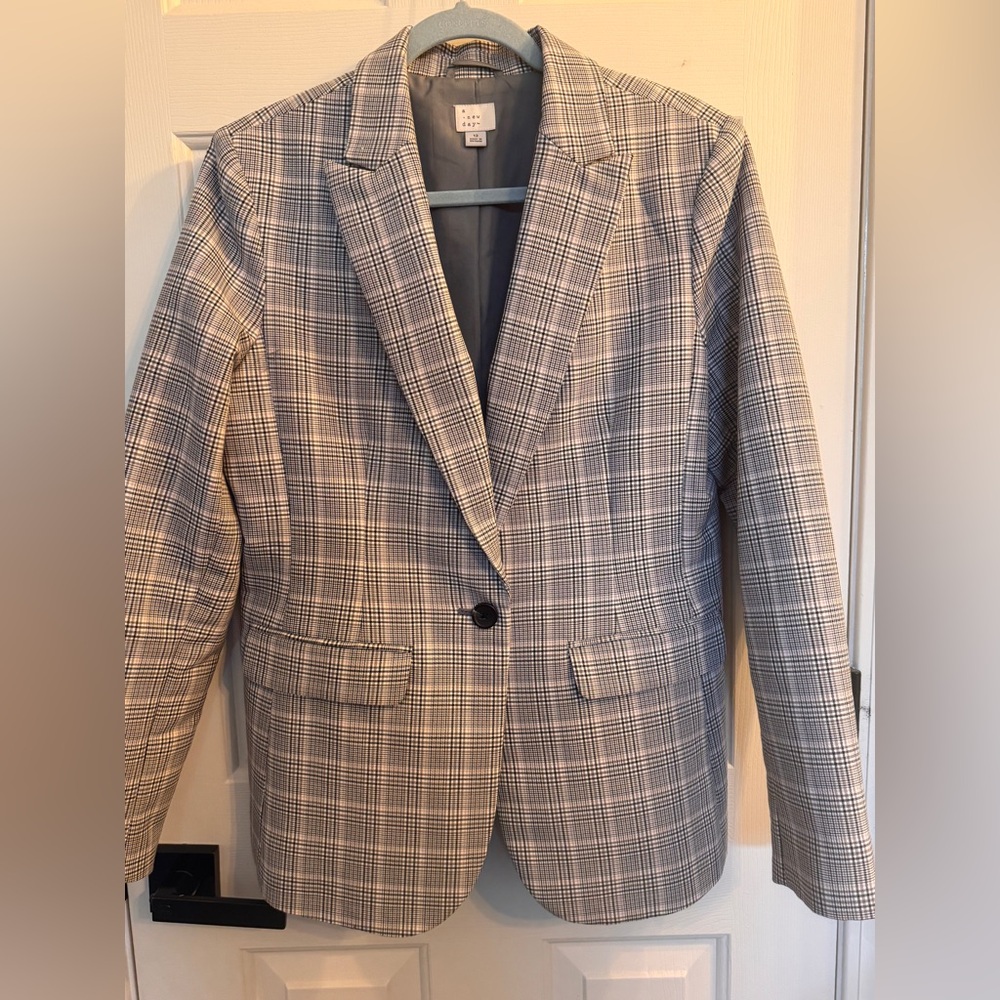 Women’s Plaid Blazer